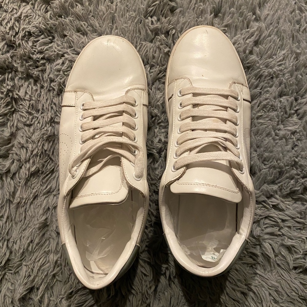 Men’s White Gucci Shoes - Picture 2 of 4